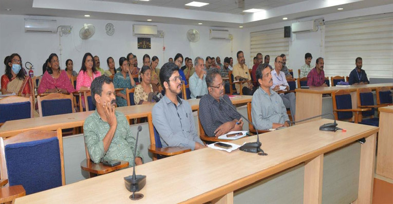 ഒക്ടോബര്‍ രണ്ടിന് സിവില്‍ സ്റ്റേഷനില്‍ നടക്കുന്ന ശുചീകരണ പ്രവര്‍ത്തനങ്ങളില്‍ മുഴുവന്‍ ജീവനക്കാരും പങ്കെടുക്കണം; ജില്ലാ കളക്ടര്‍